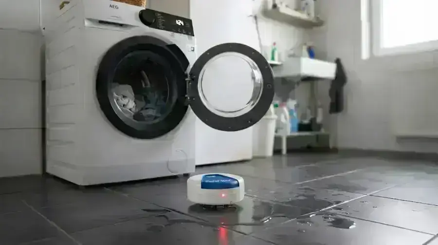 SafeFloor Connect Bodensensor vor der Waschmaschine